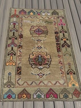 Sundance one of a kind wool/cotton rug. Handmade in Nepal.